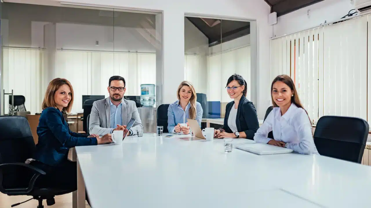 Aktivitas tim perusahaan sebagai bagian dari Corporate Photography profesional.